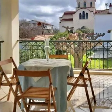 בית נופש Spacious 2 Level With Terraces, Near The Beach קאקובטוס