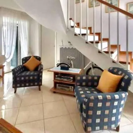 בית נופש Spacious 2 Level With Terraces, Near The Beach